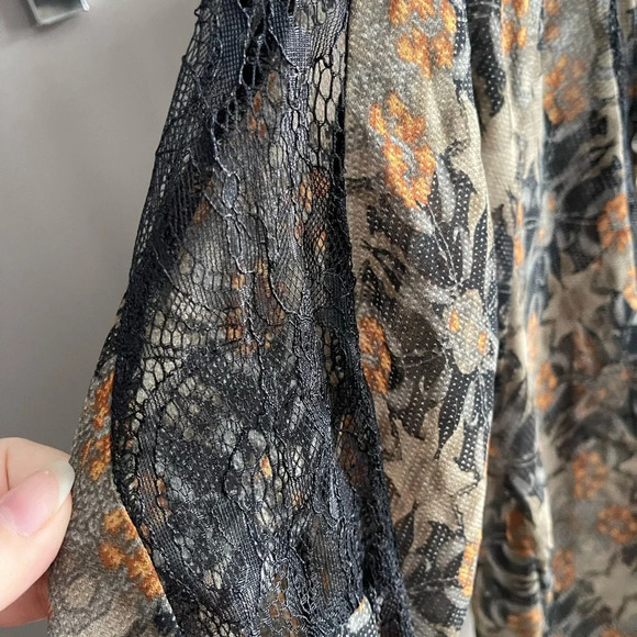 ASTR | Sheer Lace Button-down Blouse - Picture 6 of 9